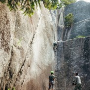 Crack Climbing in Smoke Bluffs, in Squamish. | ActionHub