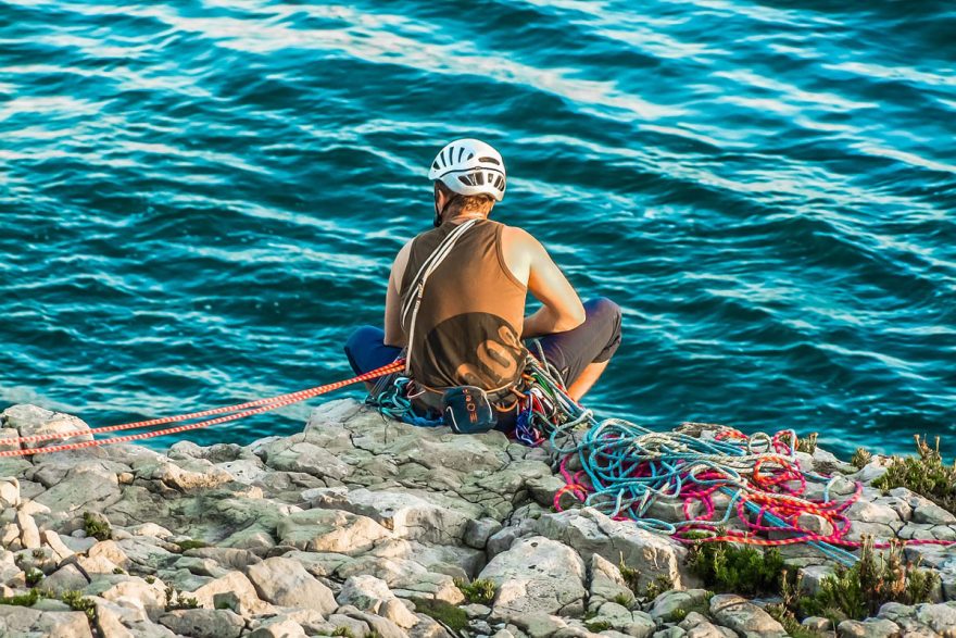 Guide: How to Choose a Climbing Helmet | ActionHub