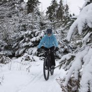 How to not freeze on your mountain bike this winter | ActionHub