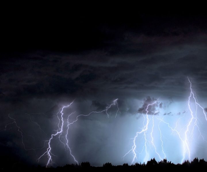 Outdoors when lightning strikes? Here's how to stay safe | ActionHub