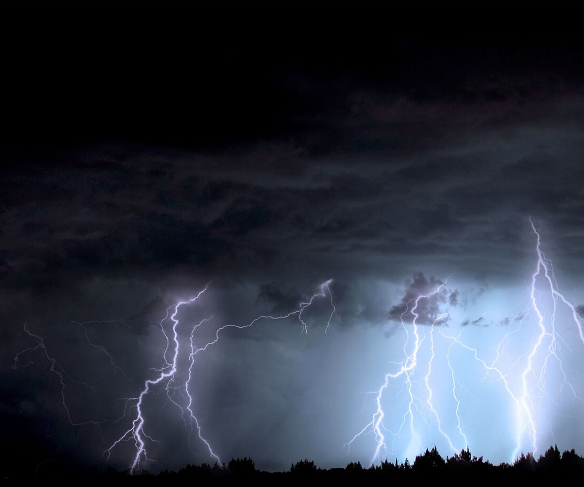 Outdoors when lightning strikes? Here's how to stay safe | ActionHub