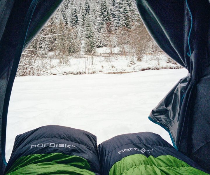 Calling all adventurous couples! Here's how to choose a 2 person sleeping bag | ActionHub