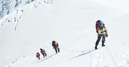 mount_everest_climbers
