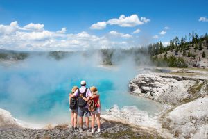 easy-day-hikes-yellowstone