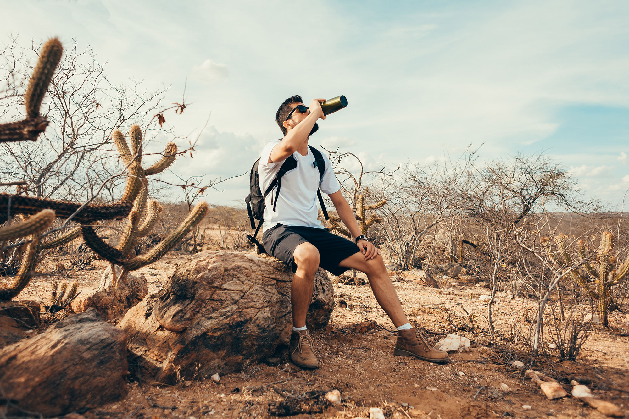 What to Eat and Drink While Hiking in Hot Weather