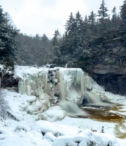 winter-hiking-safety