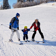 Tomsickova-Tatyana-family-skiing