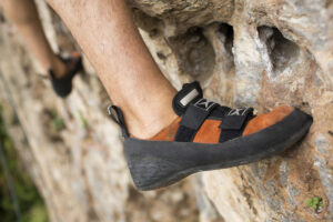 rock-climbing-foot-detail