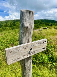 Sign-Appalachian-Trail-Grassy-Ridge_Photo-by-Suzanne-Downing