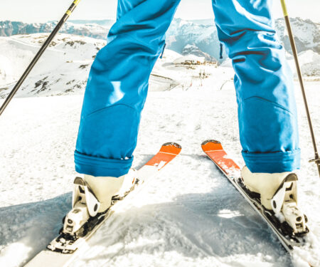 skiier-mountain-colorado